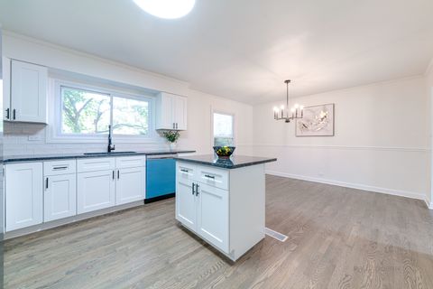 Tiny photo for 887 Saybrook Lane, Buffalo Grove, IL 60089 (MLS # 12490114)