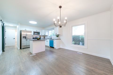 Tiny photo for 887 Saybrook Lane, Buffalo Grove, IL 60089 (MLS # 12490114)