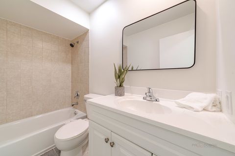 Tiny photo for 887 Saybrook Lane, Buffalo Grove, IL 60089 (MLS # 12490114)