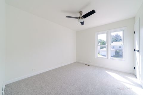 Tiny photo for 887 Saybrook Lane, Buffalo Grove, IL 60089 (MLS # 12490114)