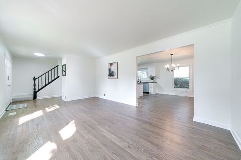 Tiny photo for 887 Saybrook Lane, Buffalo Grove, IL 60089 (MLS # 12490114)