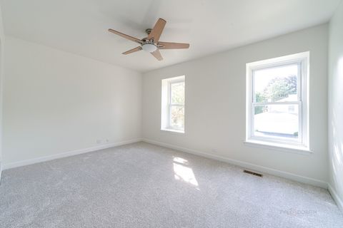 Tiny photo for 887 Saybrook Lane, Buffalo Grove, IL 60089 (MLS # 12490114)