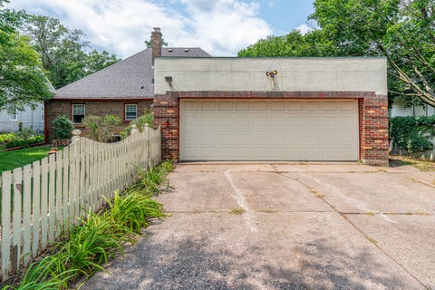 Tiny photo for 2625 Scott Street, Davenport, IA 52803 (MLS # 12712787)