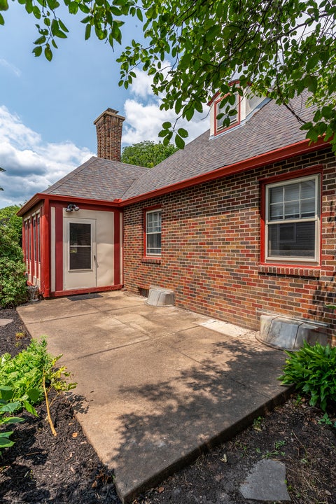 Tiny photo for 2625 Scott Street, Davenport, IA 52803 (MLS # 12712787)