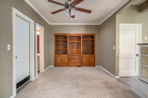 Tiny photo for 2625 Scott Street, Davenport, IA 52803 (MLS # 12712787)