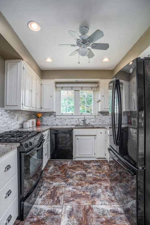 Tiny photo for 2625 Scott Street, Davenport, IA 52803 (MLS # 12712787)