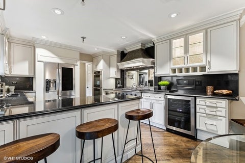 Tiny photo for 3931 Walnut Court, Rolling Meadows, IL 60008 (MLS # 12621866)