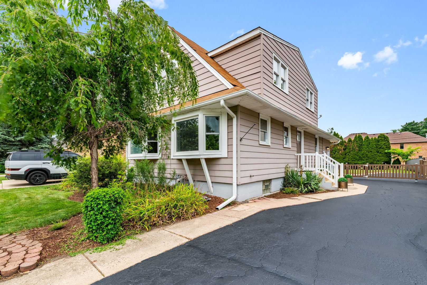 537 N Walnut Street