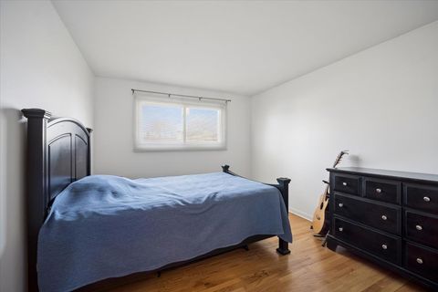 Tiny photo for 1606 W Concord Drive, Arlington Heights, IL 60004 (MLS # 12598270)