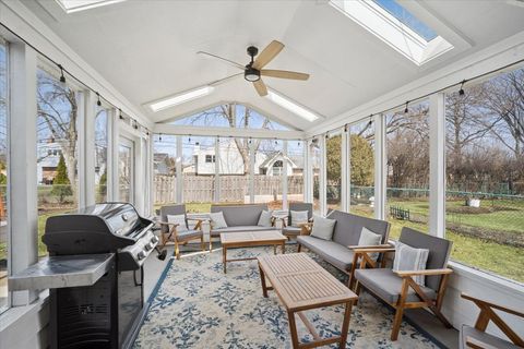 Tiny photo for 1606 W Concord Drive, Arlington Heights, IL 60004 (MLS # 12598270)