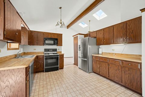 Tiny photo for Orland Park, IL 60462 (MLS # 12624758)