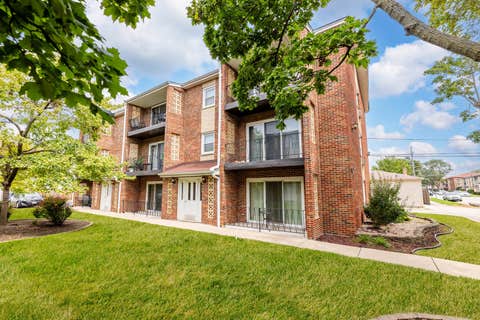 Photo of 6416 W 64th Place #3A, Chicago, IL 60638 (MLS # 12739085)