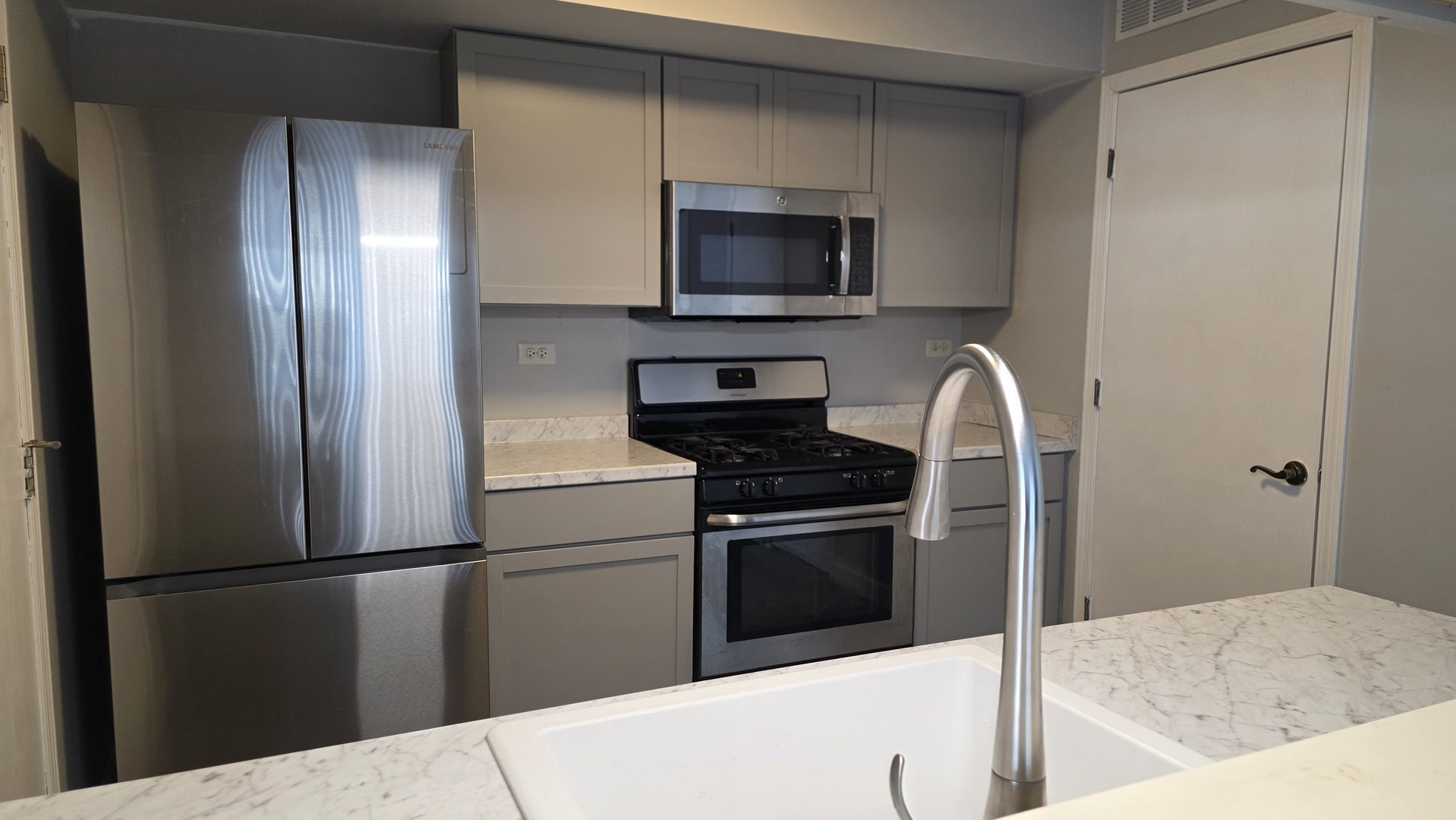 462 Thomas Paine Court 1