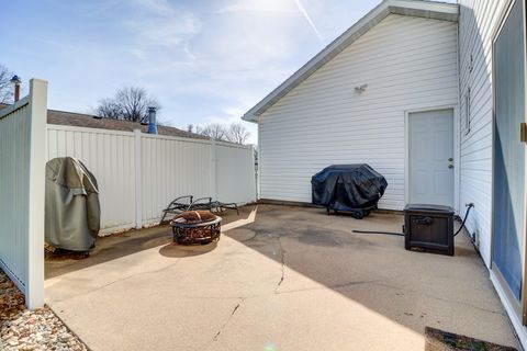 Tiny photo for 1902 19th Avenue, Sterling, IL 61081 (MLS # 12606932)
