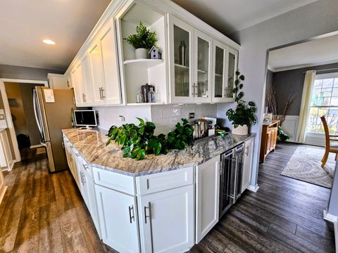 Tiny photo for Algonquin, IL 60102 (MLS # 12614350)