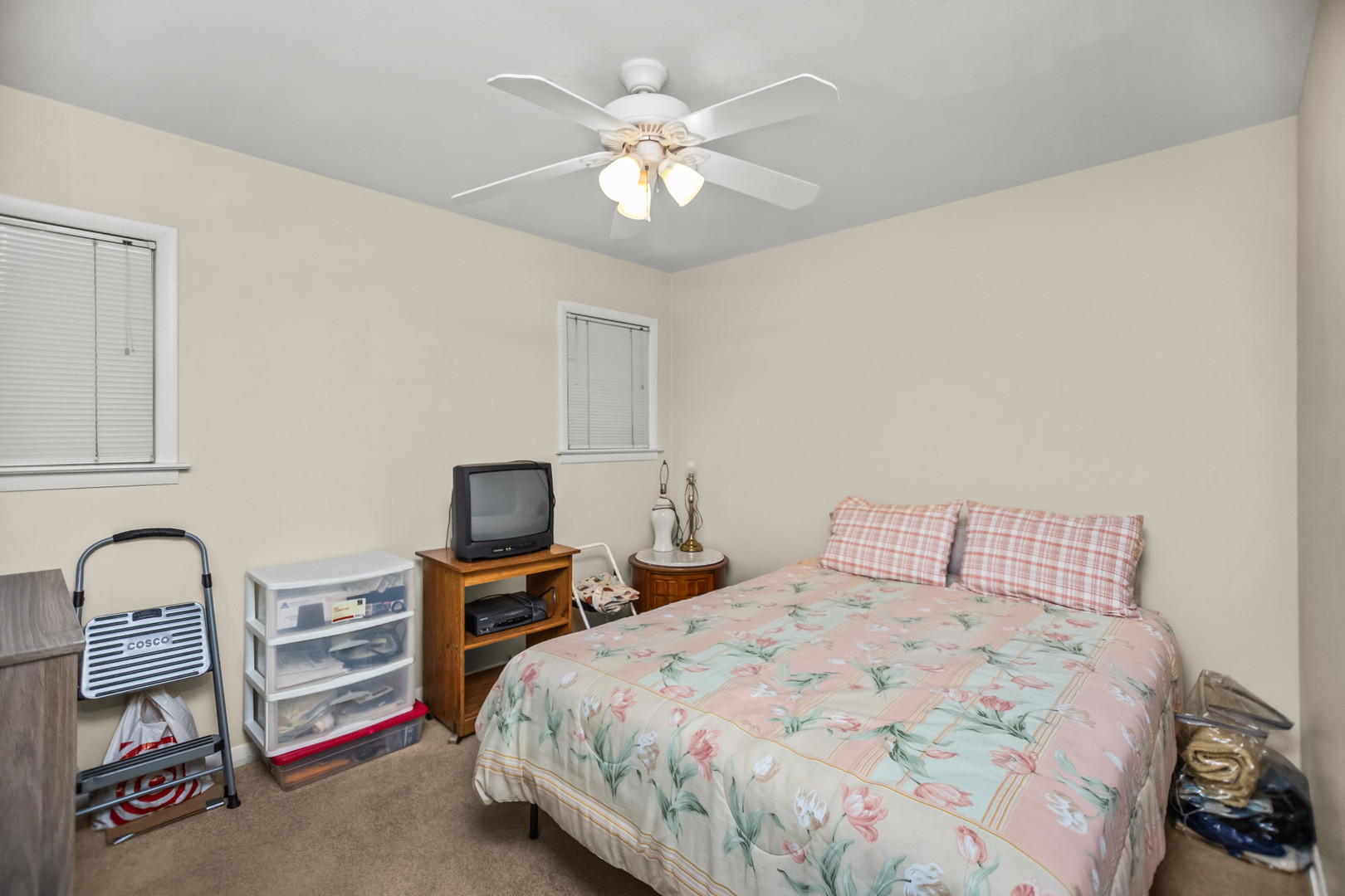 Skokie, Illinois 60077, United States, 6 Bedrooms Bedrooms, ,5 BathroomsBathrooms,Residential,Active,224989