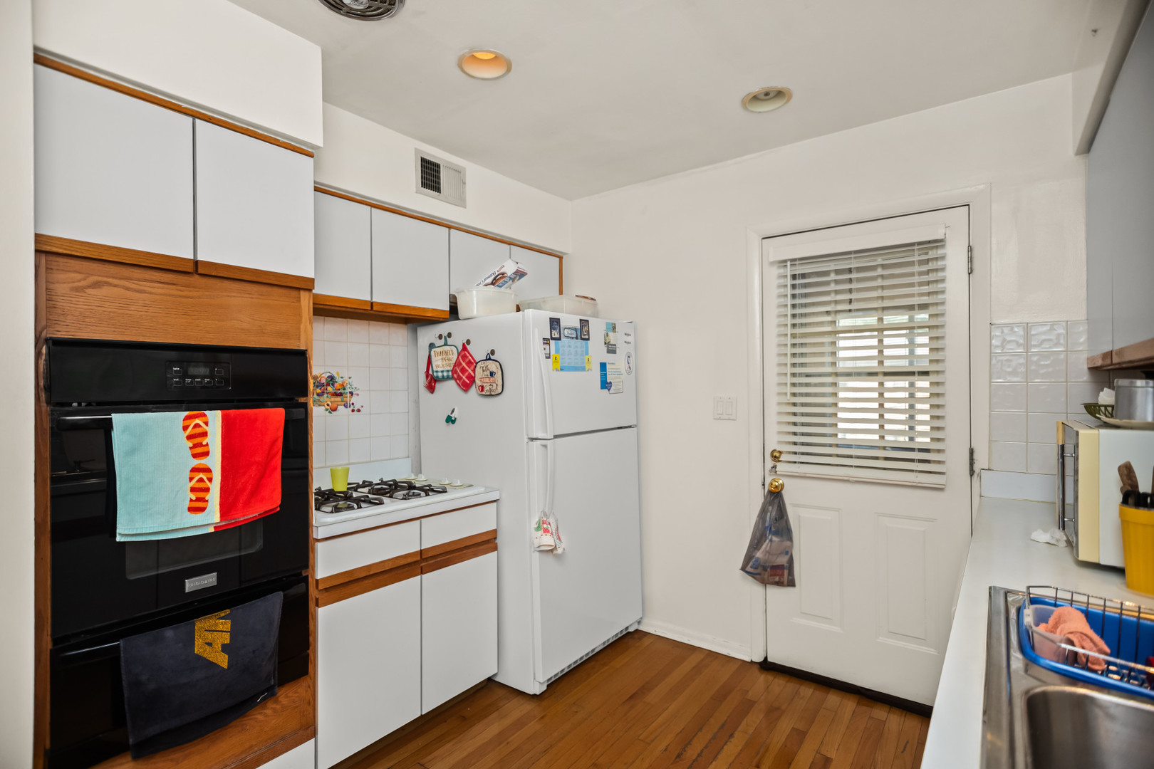 Skokie, Illinois 60077, United States, 6 Bedrooms Bedrooms, ,5 BathroomsBathrooms,Residential,Active,224989