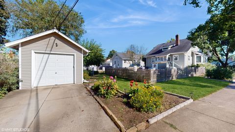 A home in West Dundee