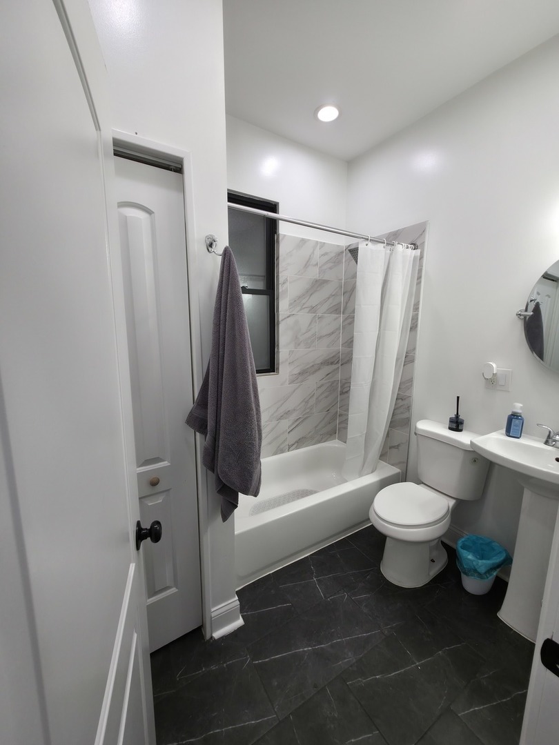 3251 W Evergreen Avenue