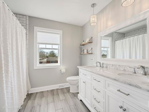 Tiny photo for 5214 Howard Avenue, Western Springs, IL 60558 (MLS # 12419064)