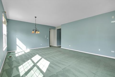 Tiny photo for 16012 Carillon Lakes Court, Crest Hill, IL 60403 (MLS # 12484957)