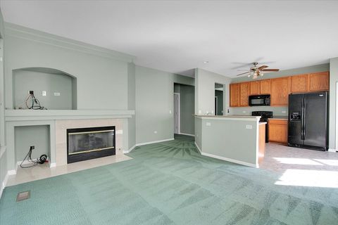 Tiny photo for 16012 Carillon Lakes Court, Crest Hill, IL 60403 (MLS # 12484957)