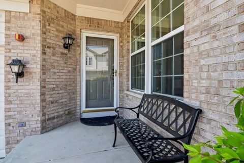 Tiny photo for 916 KINGS CANYON Drive, Streamwood, IL 60107 (MLS # 12652144)