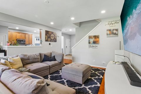 Tiny photo for 916 KINGS CANYON Drive, Streamwood, IL 60107 (MLS # 12652144)