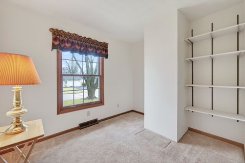 Tiny photo for 623 Colonial Drive, DeKalb, IL 60115 (MLS # 12584123)