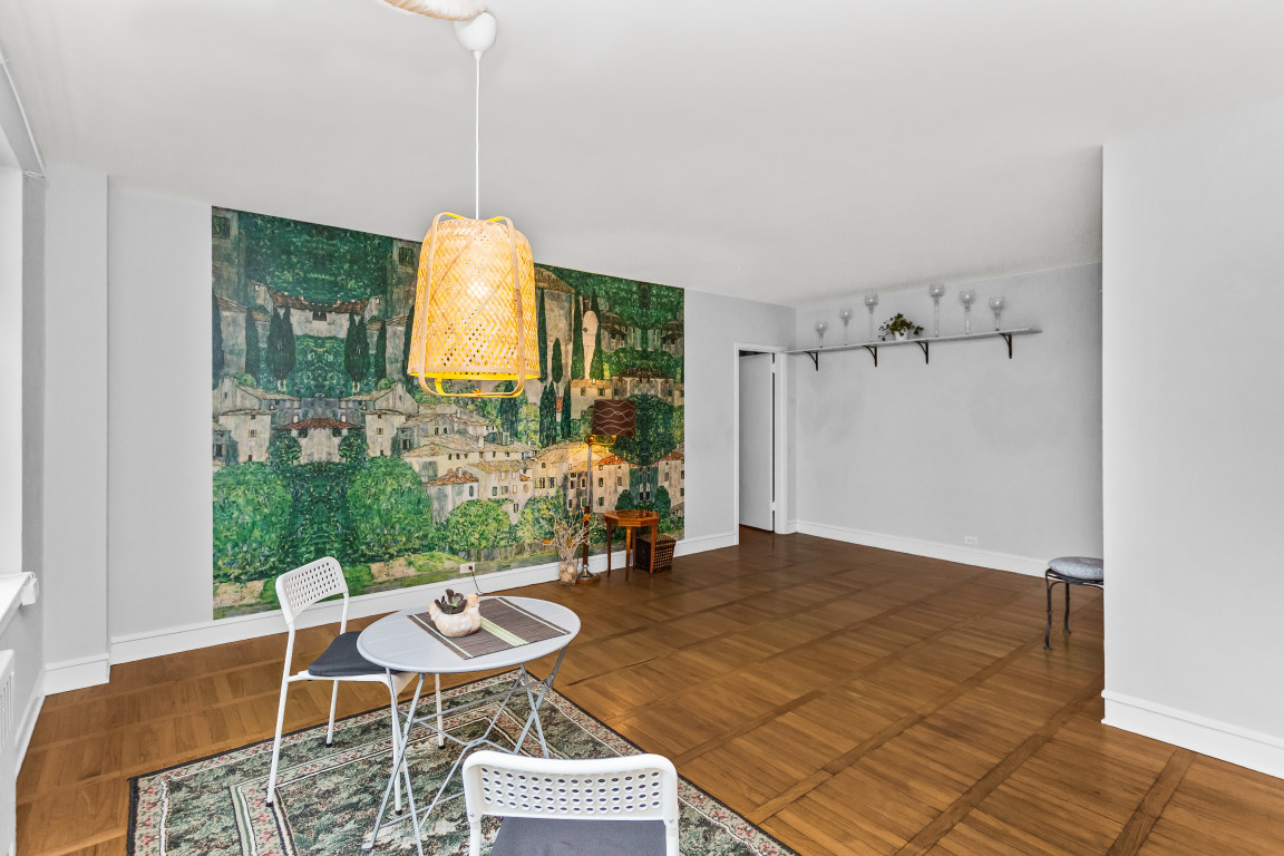 1585 Ridge Avenue 404