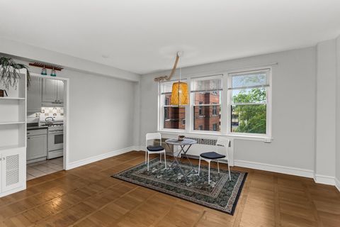 Tiny photo for 1585 Ridge Avenue #404, Evanston, IL 60201 (MLS # 12492405)