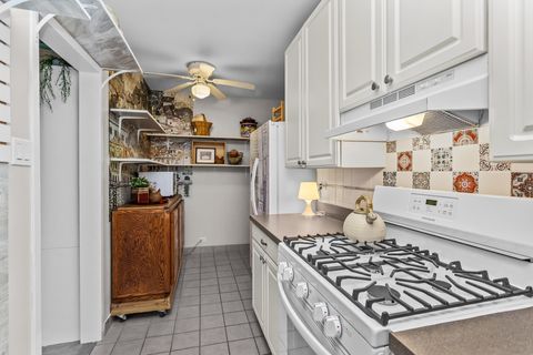 Tiny photo for 1585 Ridge Avenue #404, Evanston, IL 60201 (MLS # 12492405)
