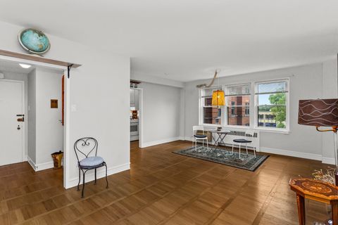 Tiny photo for 1585 Ridge Avenue #404, Evanston, IL 60201 (MLS # 12492405)
