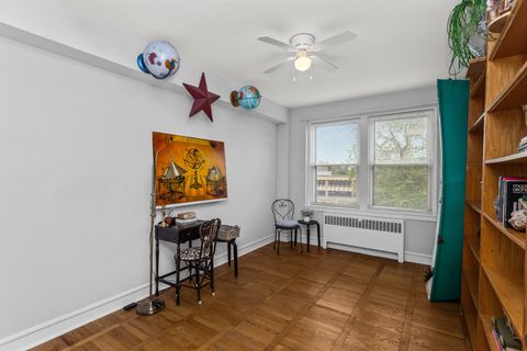 Tiny photo for 1585 Ridge Avenue #404, Evanston, IL 60201 (MLS # 12492405)