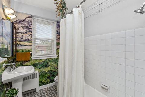Tiny photo for 1585 Ridge Avenue #404, Evanston, IL 60201 (MLS # 12492405)