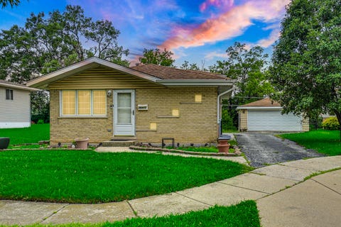 Photo of 16410 Laura Lane, Oak Forest, IL 60452 (MLS # 12733934)