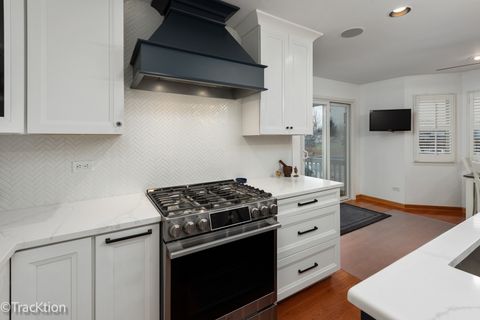 Tiny photo for 907 E Broadway Avenue, Winthrop Harbor, IL 60096 (MLS # 12574593)