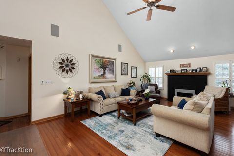 Tiny photo for 907 E Broadway Avenue, Winthrop Harbor, IL 60096 (MLS # 12574593)