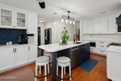 Tiny photo for 907 E Broadway Avenue, Winthrop Harbor, IL 60096 (MLS # 12574593)