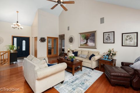 Tiny photo for 907 E Broadway Avenue, Winthrop Harbor, IL 60096 (MLS # 12574593)