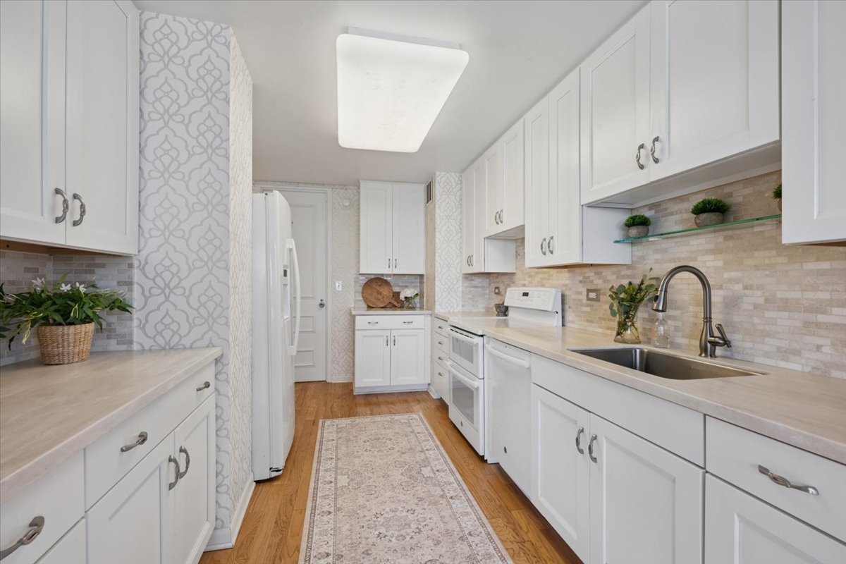 1630 Sheridan Road 4H