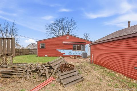 Tiny photo for 7817 W 98th Place, Hickory Hills, IL 60457 (MLS # 12611426)