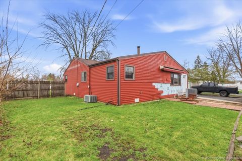 Tiny photo for 7817 W 98th Place, Hickory Hills, IL 60457 (MLS # 12611426)