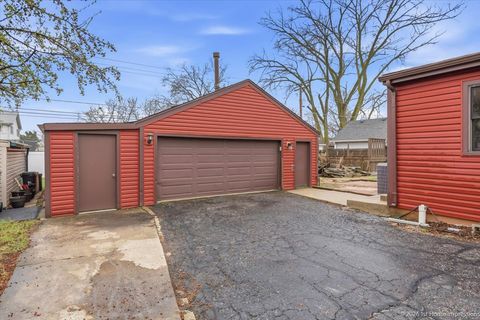 Tiny photo for 7817 W 98th Place, Hickory Hills, IL 60457 (MLS # 12611426)