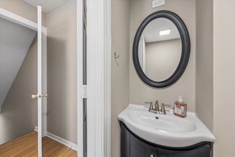 Tiny photo for 1180 Mount Vernon Court #C, Wheaton, IL 60189 (MLS # 12572360)