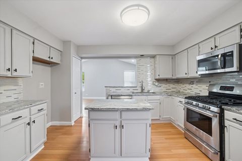 Tiny photo for 14 Buchanan Lane, Streamwood, IL 60107 (MLS # 12448200)