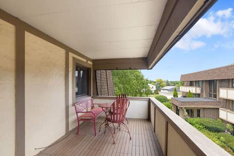 Tiny photo for 437 Cavalier Court #310, Dundee, IL 60118 (MLS # 12714018)