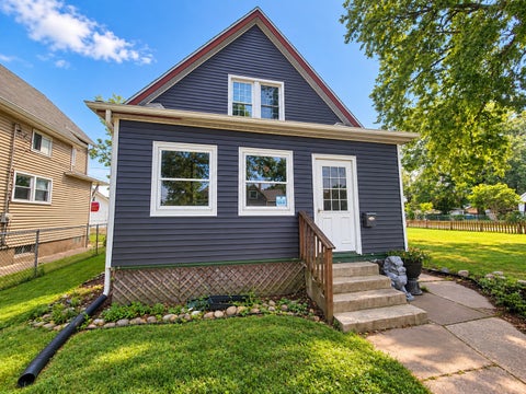 Photo of 2815 Boies Avenue, Davenport, IA 52802 (MLS # 12759118)