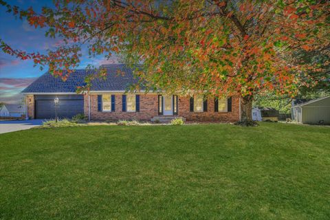 Tiny photo for 10 Dunlap Woods, Sidney, IL 61877 (MLS # 12502300)