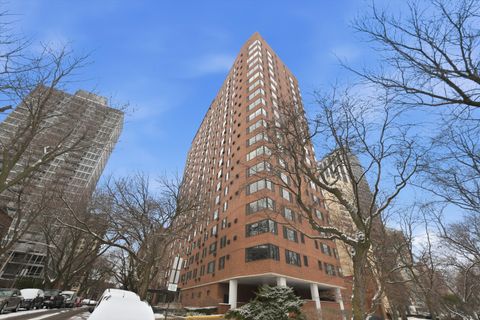 Photo of 3100 N Lake Shore Drive #301, Chicago, IL 60657 (MLS # 12555571)